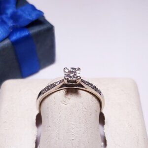 Estate .12cttw Natural Diamond 10Kt White Gold Raised sides Engagement Ring23460